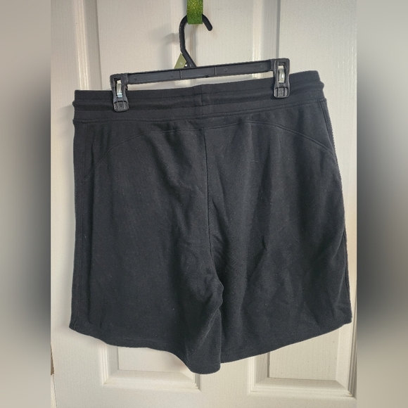 Alphalete Shorts - Picture 2 of 2